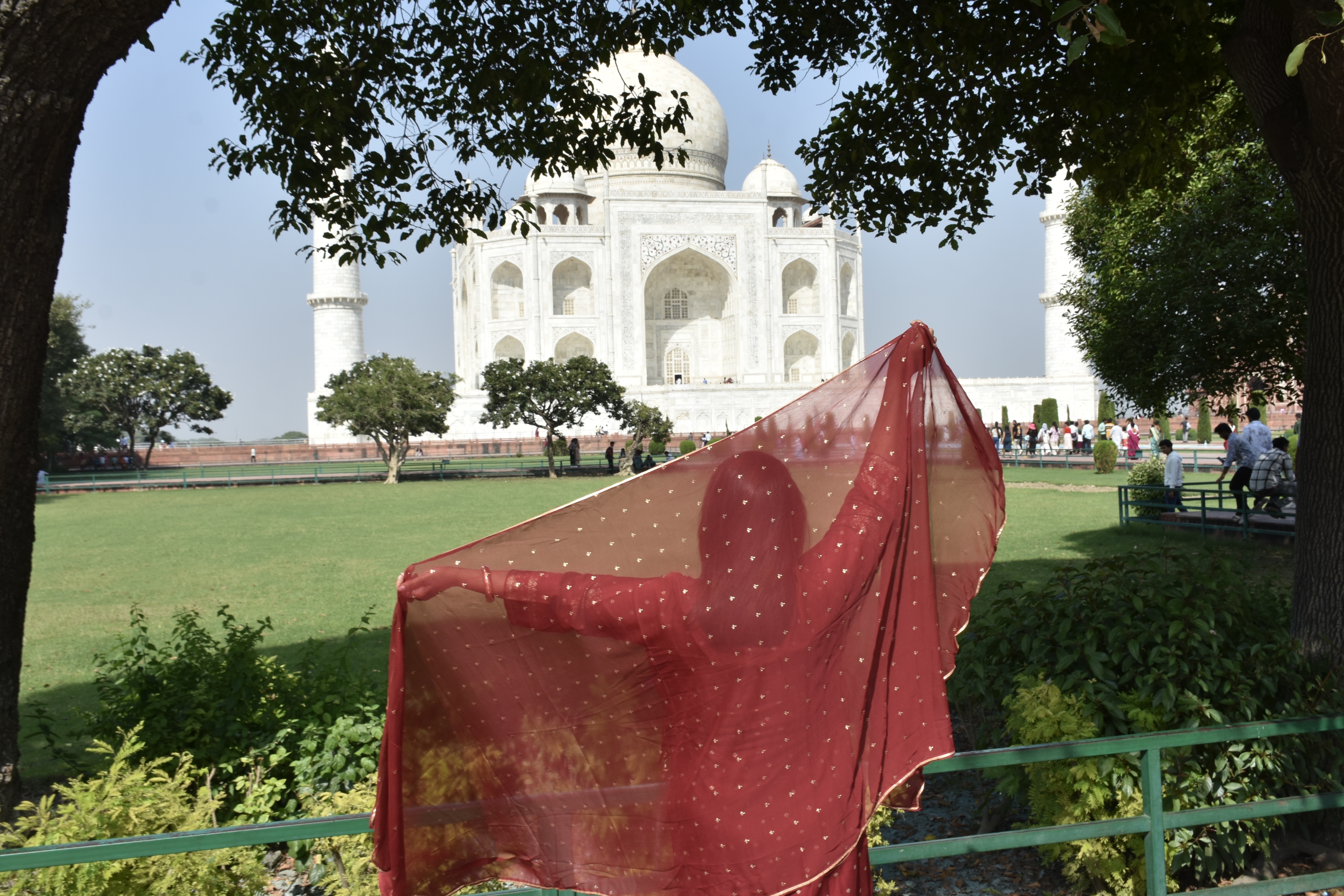 Photoshoot at the Taj Mahal